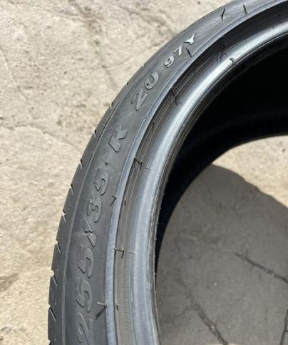 Pirelli P Zero 255/35 R20