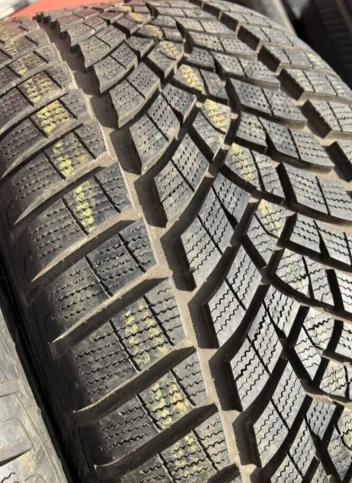 Goodyear UltraGrip Performance+ 265/40 R21