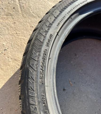 Bridgestone Blizzak LM-22 255/40 R19