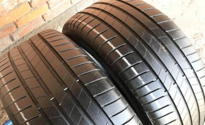 Bridgestone Turanza T005 215/60 R17