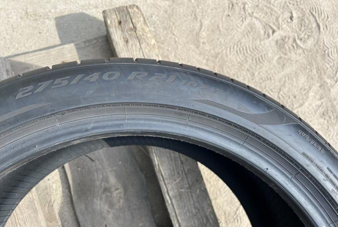 Pirelli P Zero PZ4 275/40 R21