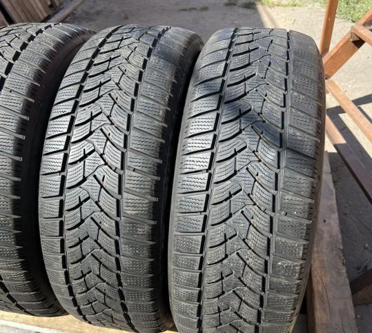 Dunlop Winter Sport 5 SUV 215/60 R17