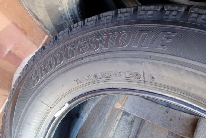 Bridgestone Blizzak VRX 185/65 R15