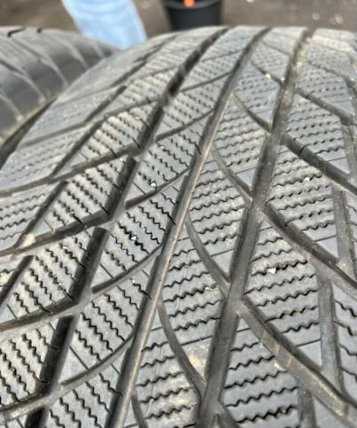 Bridgestone Blizzak LM-001 245/50 R19