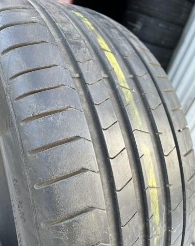 Pirelli P Zero PZ4 315/35 R21