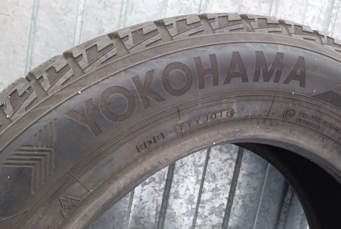 Yokohama Ice Guard IG50+ 215/60 R16