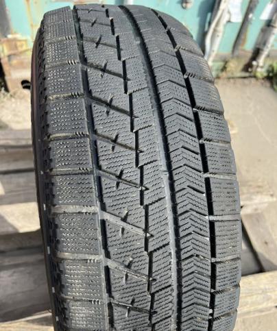 Bridgestone Blizzak VRX 215/65 R16