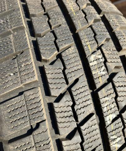 Goodyear Ice Navi Zea II 225/50 R17