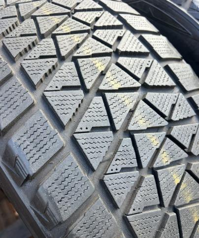 Bridgestone Blizzak DM-V2 285/45 R22