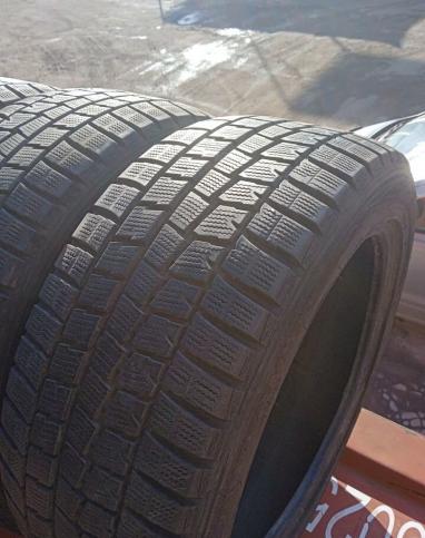 Dunlop Winter Maxx WM01 235/45 R17