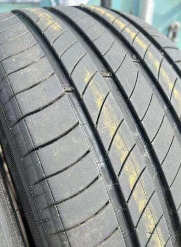 Michelin Primacy 4 245/45 R17