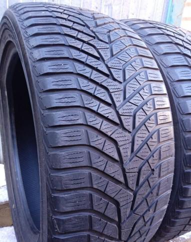 Yokohama BluEarth Winter V905 235/45 R17