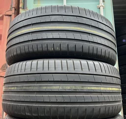 Pirelli P Zero PZ4 275/40 R21 и 315/35 R21