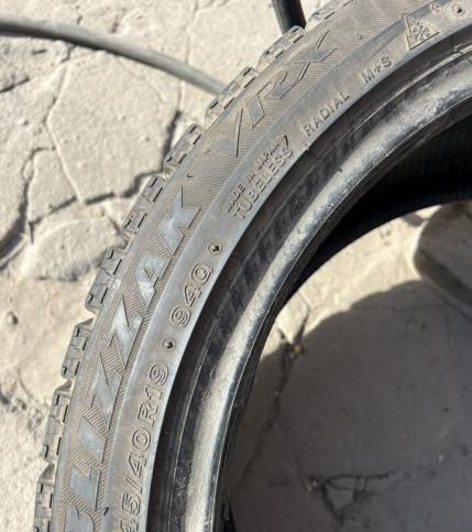 Bridgestone Blizzak VRX 245/40 R19