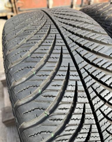 Goodyear Vector 4Seasons Gen-2 215/55 R17