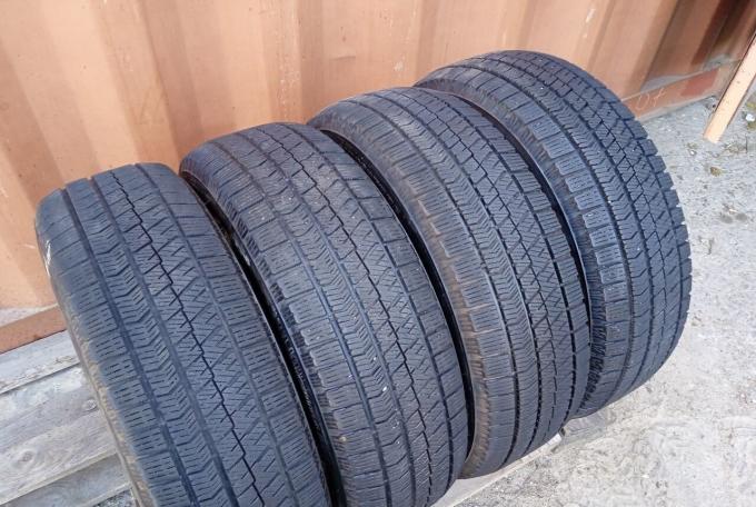 Bridgestone Blizzak VRX2 195/65 R15