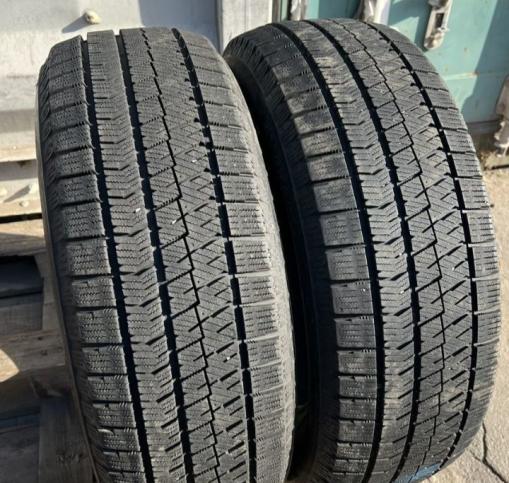 Bridgestone Blizzak VRX2 215/60 R16