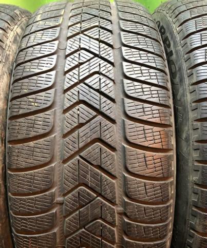 Pirelli Scorpion Winter RFT 235/55 R19