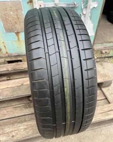 Pirelli P Zero PZ4 245/40 R19