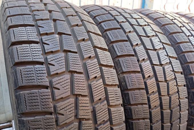 Dunlop Winter Maxx WM01 215/60 R16