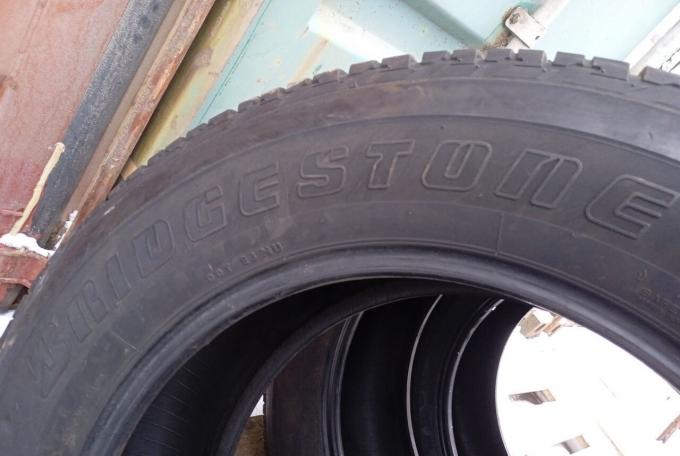 Bridgestone Dueler H/T 684II 275/60 R20