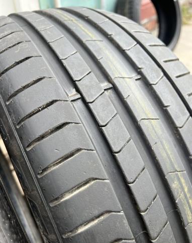 Pirelli P Zero PZ4 245/45 R19