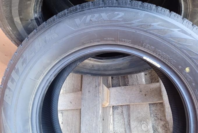 Bridgestone Blizzak VRX2 195/65 R15