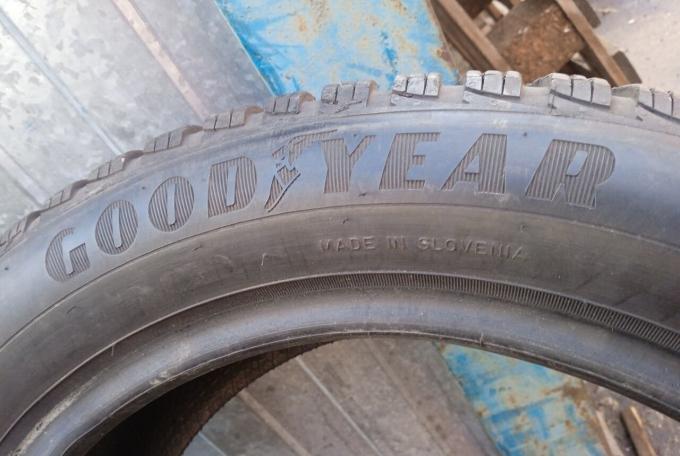 Goodyear UltraGrip 9 195/55 R16