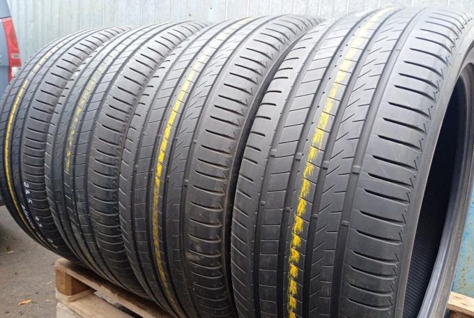 Bridgestone Alenza 001 285/45 R22