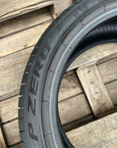 Pirelli P Zero PZ4 245/40 R19