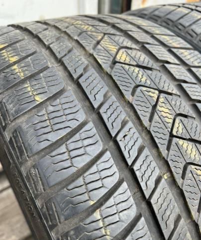 Pirelli Scorpion Winter RFT 315/35 R21