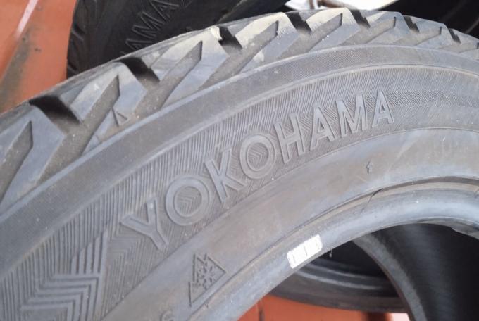 Yokohama Ice Guard IG30 215/55 R17