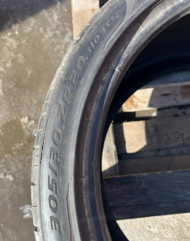 Pirelli P Zero PZ4 305/30 R20