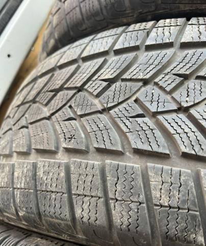 Goodyear UltraGrip Performance 235/55 R17