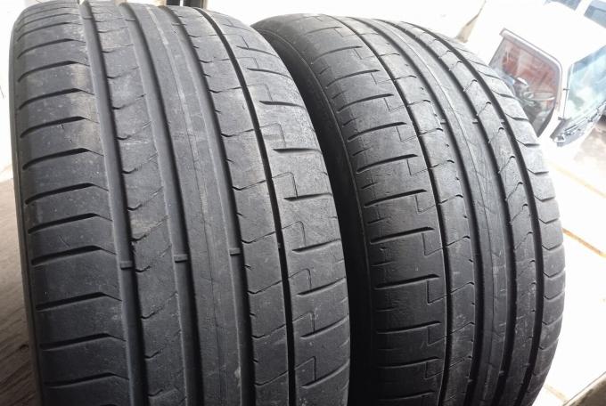 Pirelli P Zero PZ4 255/40 R18