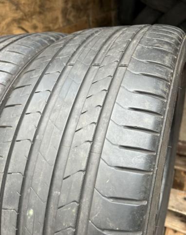 Pirelli P Zero PZ4 255/40 R20