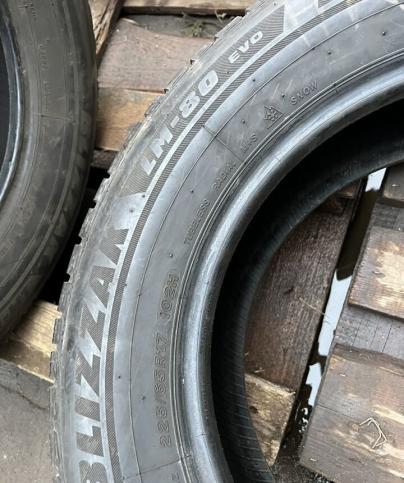 Bridgestone Blizzak LM-80 225/65 R17