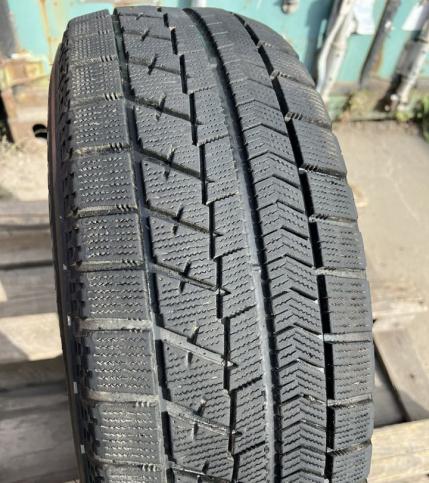 Bridgestone Blizzak VRX 215/65 R16