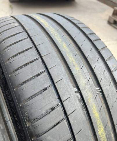 Michelin Pilot Sport EV Acoustic 255/40 R20