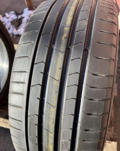 Pirelli P Zero PZ4 225/40 R19