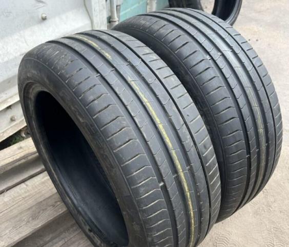 Pirelli P Zero PZ4 245/45 R19