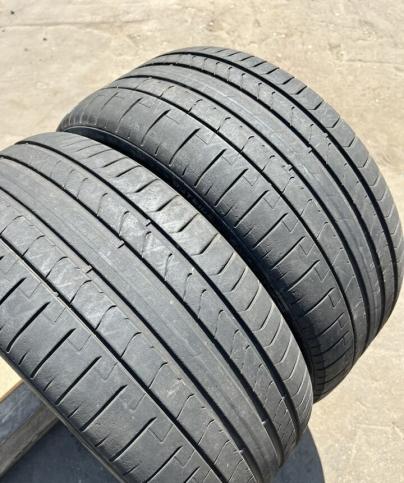 Pirelli P Zero PZ4 255/40 R18