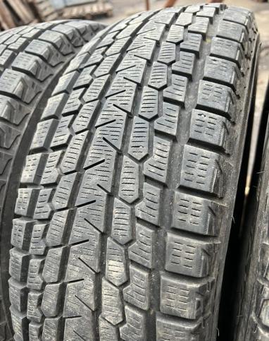 Yokohama Ice Guard G075 215/70 R16