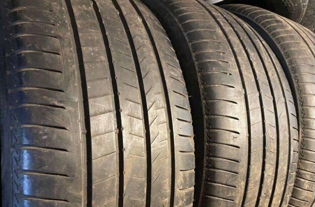 Bridgestone Alenza 001 285/45 R22