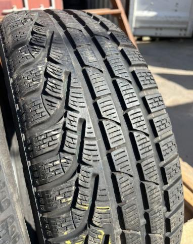 Pirelli Winter Sottozero 210 Serie II 215/60 R17