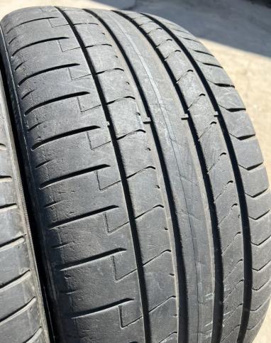 Pirelli P Zero PZ4 255/40 R18