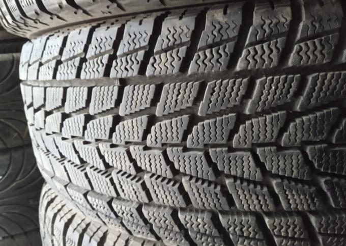 Toyo Winter Tranpath SU-4 235/60 R16