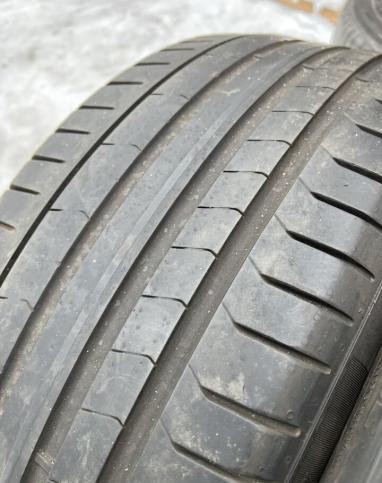 Pirelli P Zero PZ4 245/40 R21