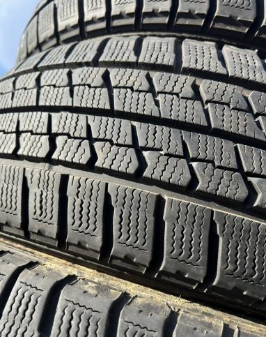Goodyear Ice Navi Zea II 205/60 R16