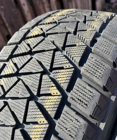 Bridgestone Blizzak DM-V2 235/55 R18